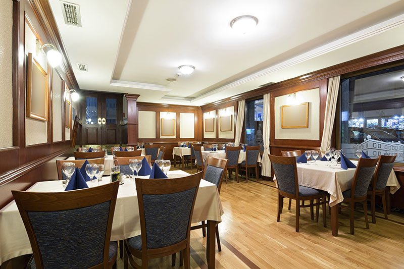 Clean restaurant in London